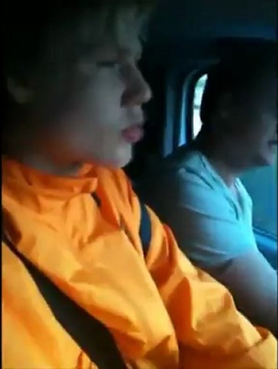 Un prout qui fait vomir en voiture