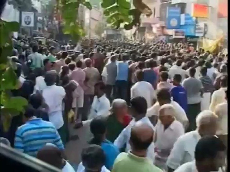 Aathadi Maari Amma