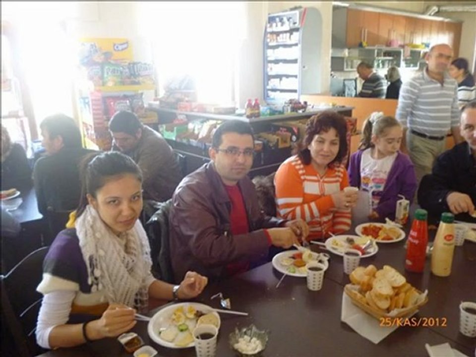 MUTLU ÇOCUKLAR SINIFI PAZAR KAHVALTISI 2012