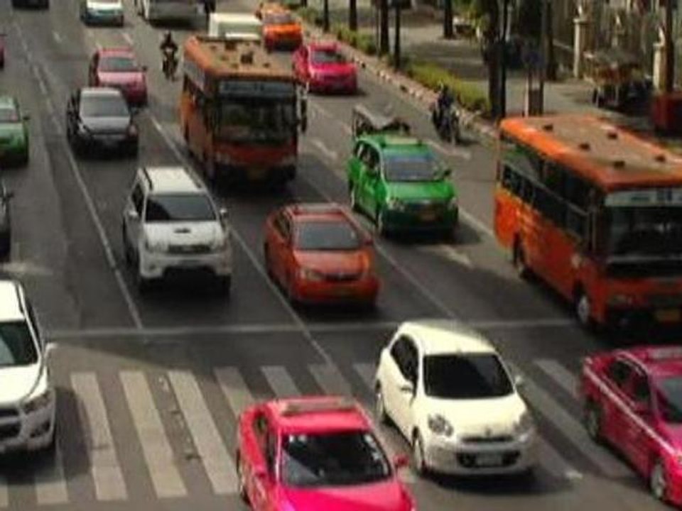 Thai inventors try to clear the air