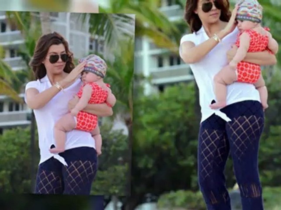 Kourtney Kardashian et sa famille à la plage
