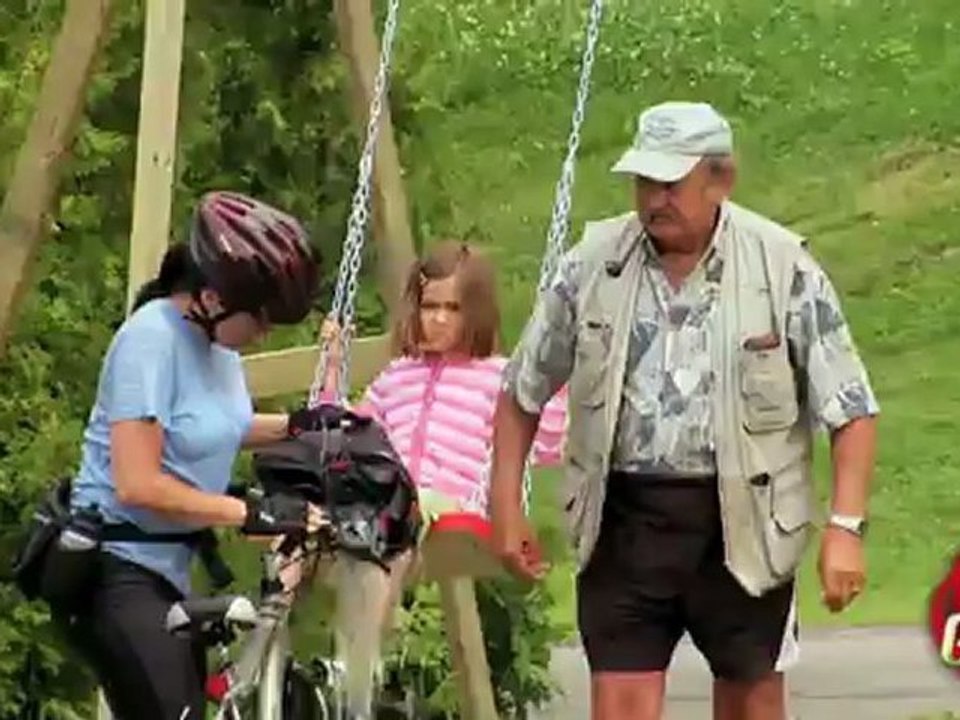 Canular- Fillette balance cycliste à l'eau