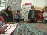 في سوريا، زوجة مقاتل معارض فقدت زوجها وما من معيل