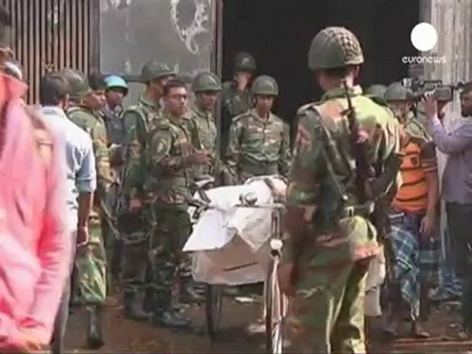 Bangladesh factory fire - supervisors held