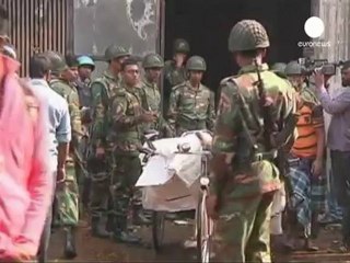 Bangladeş'teki yangınla ilgili 3 fabrika yetkilisi...