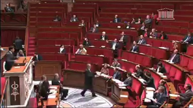 Nicolas Dhuicq compare les enfants d'homosexuels aux terroristes