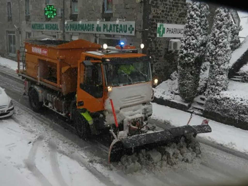 Route D500 en Haute-Loire ce 28 novembre 2012
