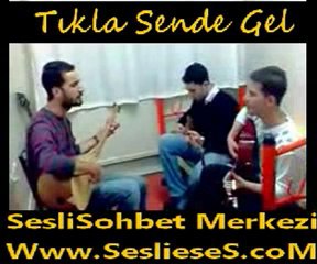 Saçlarını Taramış Sarı Renge Boyamış