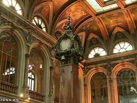 El Ibex cae un 1% a media sesión