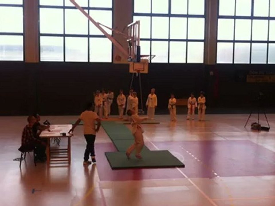 coup de pied sauté 2ème