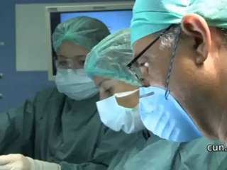 Colocan, por primera vez en el mundo, un implante auditivo de conducción ósea con anestesia local