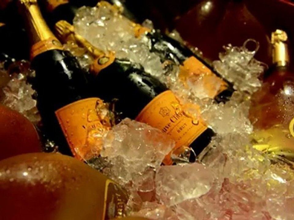 Großer Abgang mit Knall: Feuerwerks-Bestattung für Hunde