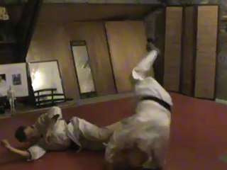 Sol contre debout : clef pliée soto arrière