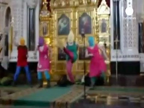 Russian court brands Pussy Riot video extremist