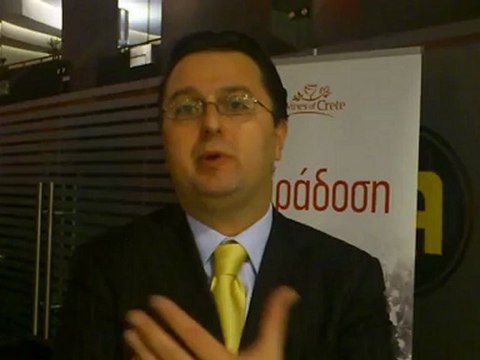 Ο πρόεδρος του Δικτύου Οινοπαραγωγών Κρήτης, Ν. Μηλιαράκης, στην κάμερα του NEWS 247