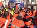 Europe's dockworkers show solidarity with Portuguese workers