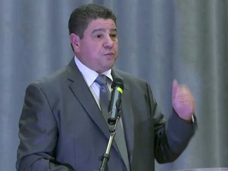 Intervention d'Akli Mellouli lors du meeting de Saint-Maur-Des-Fossés