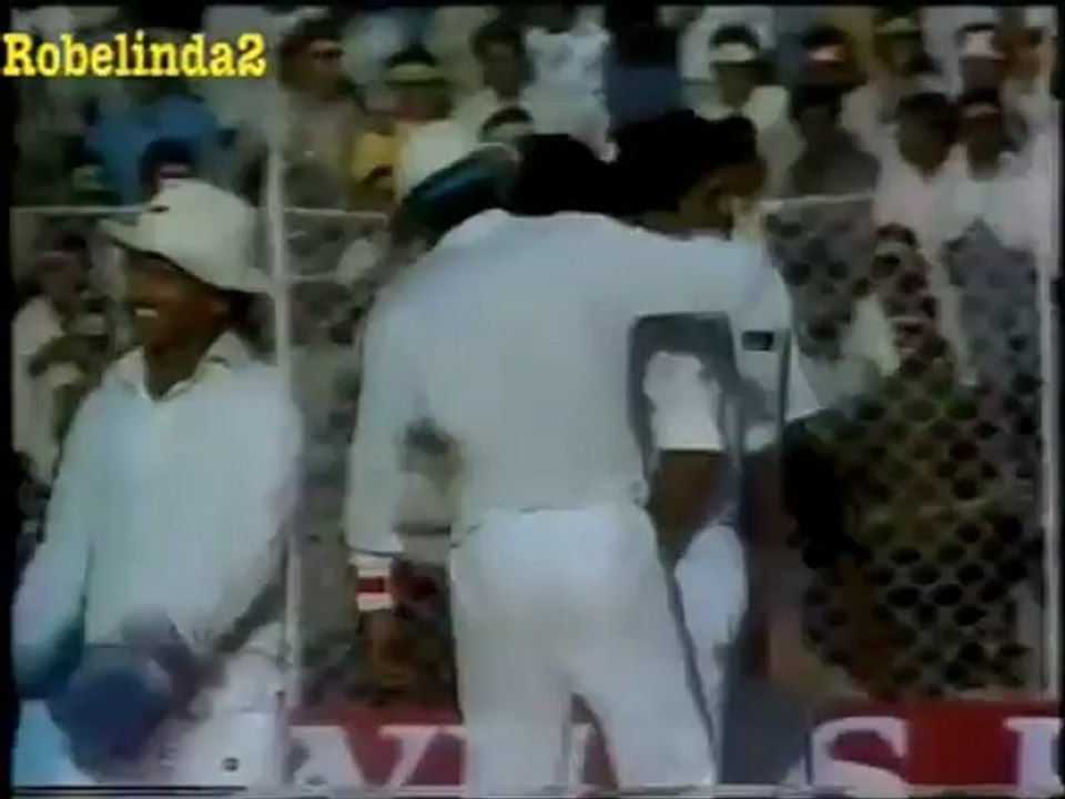Rare Mohammad Azharuddin video - 3 Wickets - Video posted by Sameer Pimpalkhute