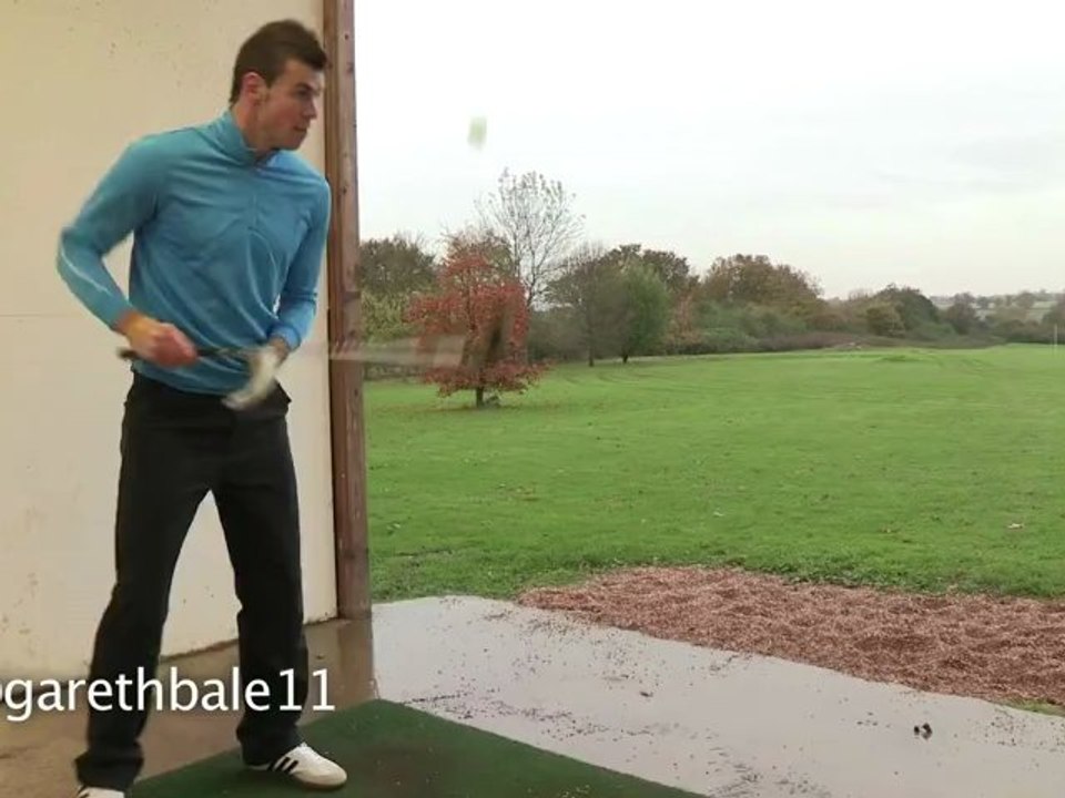 Gareth Bale does a golf trick shot! (1)