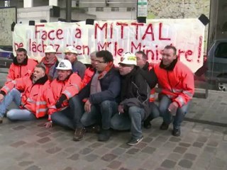 Les métallos de Florange quittent leur campement à Bercy