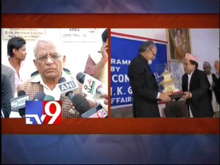 PM Manmohan and Sonia regret I.K.Gujral's passing