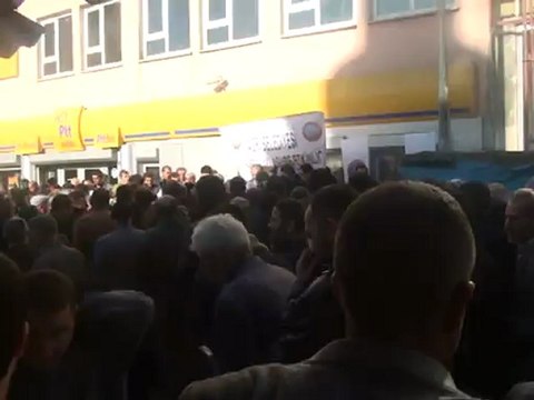 yıkmaz efe ve mesut gökçe Ağrı belediyesi aşüre ikramnında