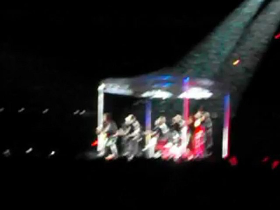 Extrait de -Cours plus vite Charlie- au SDF le 15 Juin 2012