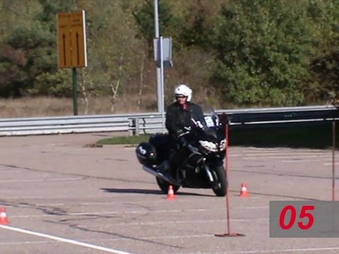 Les épreuves du permis moto 2013 en Yamaha FJR 1300 !