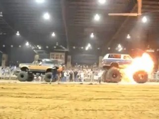 monster-truck-tug-of-war-explosion