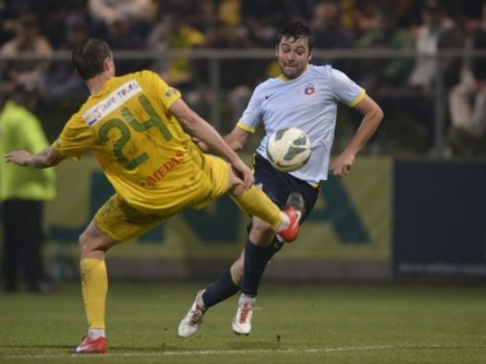 Quand un joueur ridiculise une défense avec un triple sombrero !