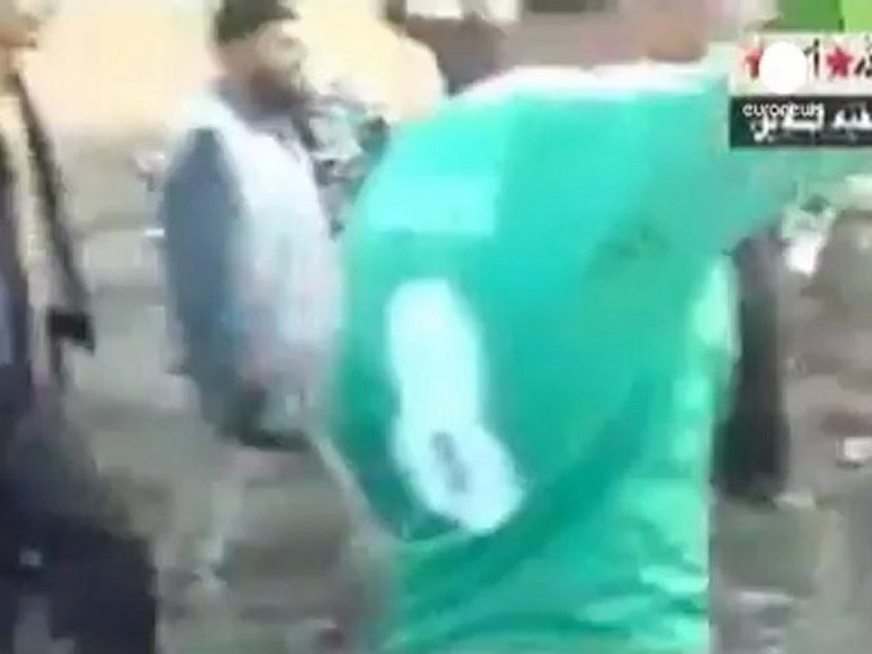 Siria. Torna internet a Damasco. I ribelli: l'aviazione...