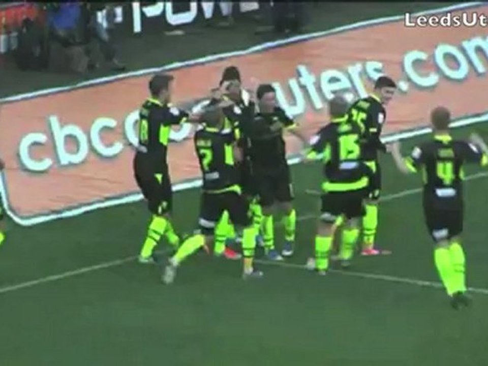 Huddersfield 2-4 Leeds