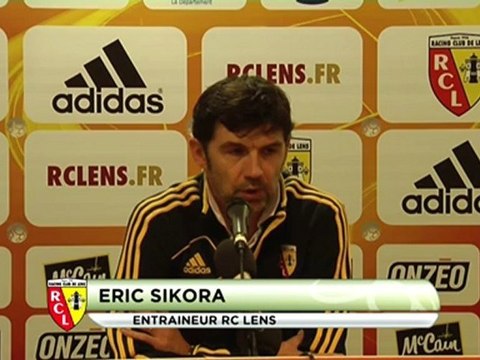 Conférence de presse RC Lens - Stade Lavallois : Eric SIKORA (RCL) - Philippe HINSCHBERGER (LAVAL) - saison 2012/2013
