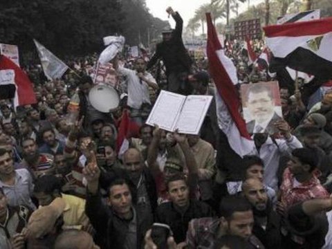 Egyptians rally in support of Morsi