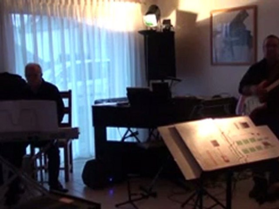 un tango à la guitare.......... qui ne connait pas GUITARE TANGO