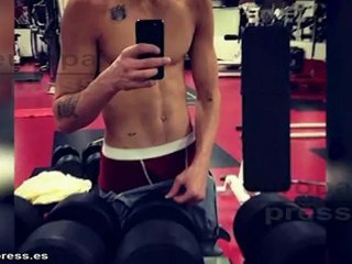 Justin Bieber presume de cuerpo