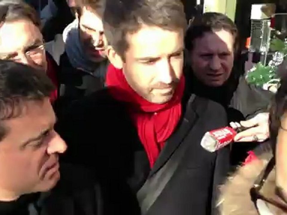 Michel Georget interpelant Manuel Valls sur l'agression d'un militant FN