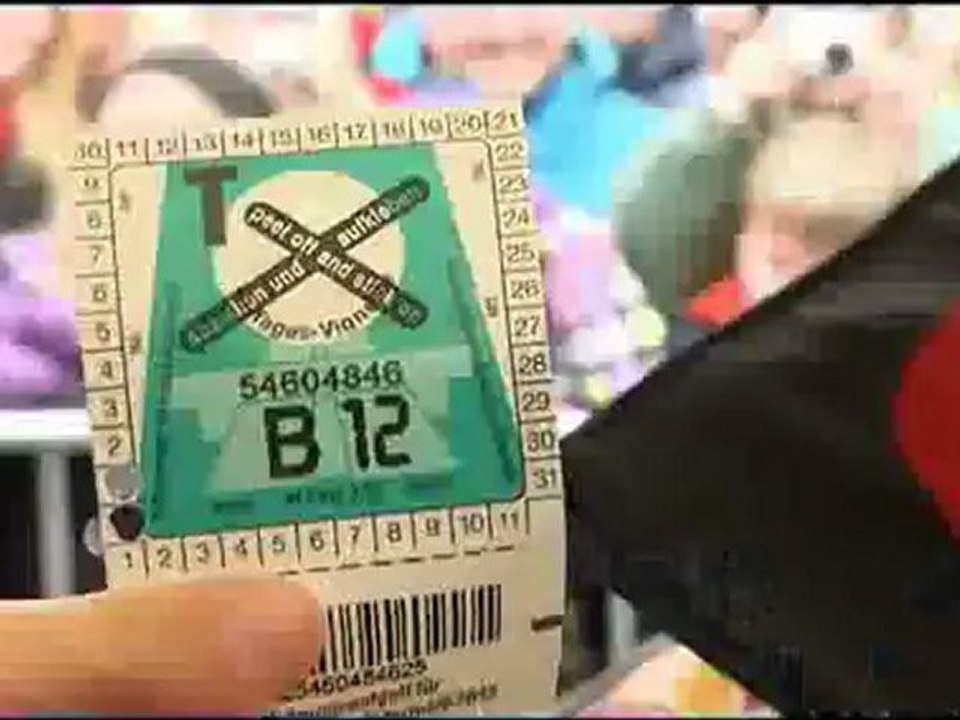 F1 - Vettel festeggia il titolo per le strade di Graz