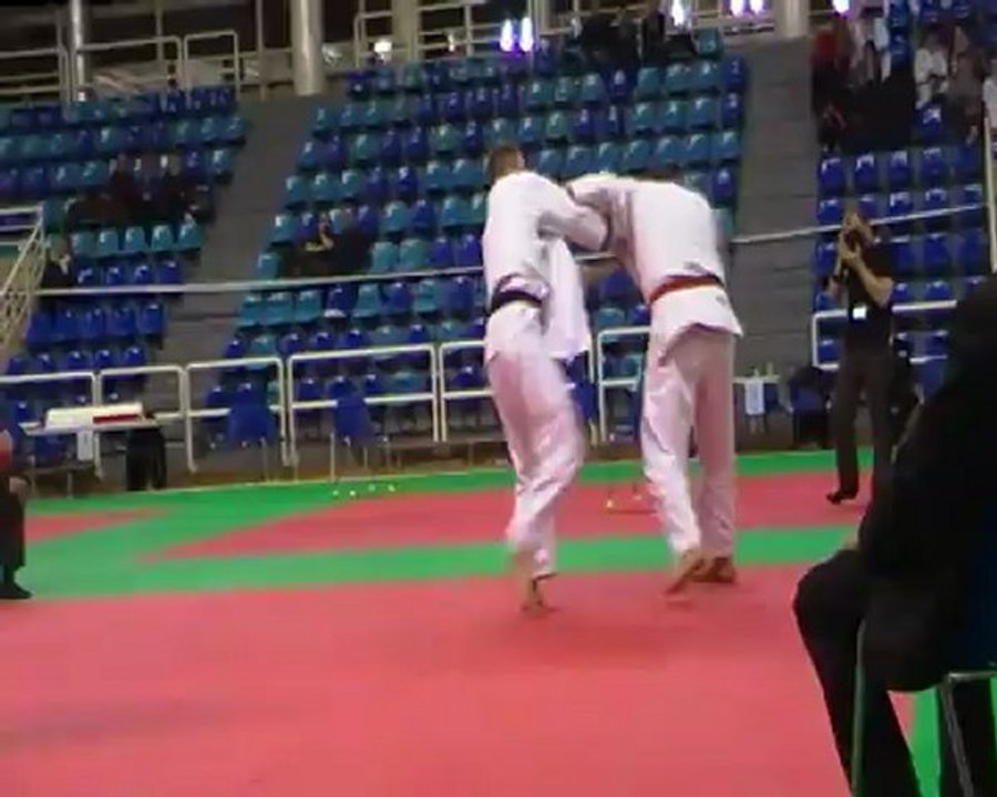 Matthias +90kg 1/2 FINALE  67 par équipes séniors ASPTT 1