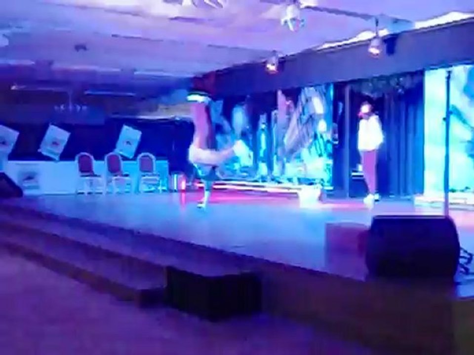 MEN IN BLACK BY DAVID RODRIGUEZ  SANTI Y WIDO