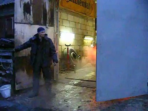 Audi S4 without exhaust pipe