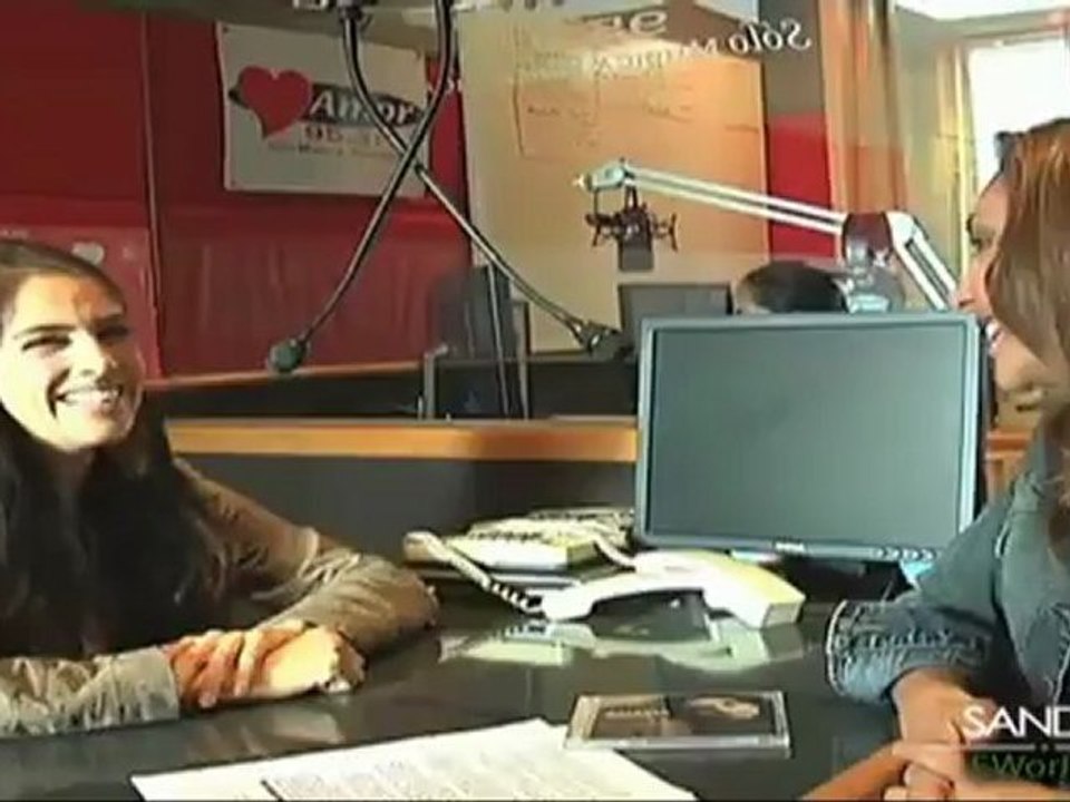 Sandra Echeverría con Mariela en Amor 953