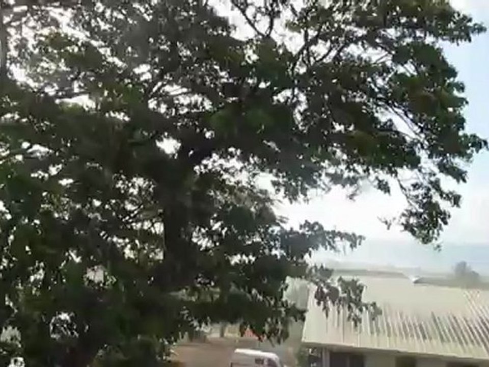 Averse tropicale à Tahiti...