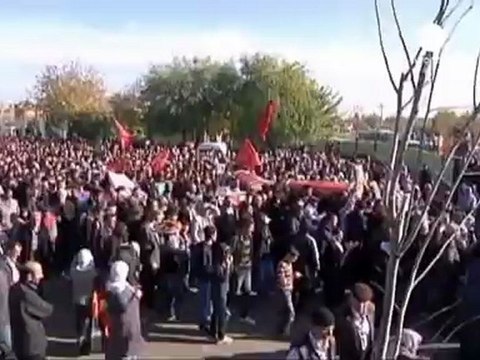 Kurds clash with Turkish police