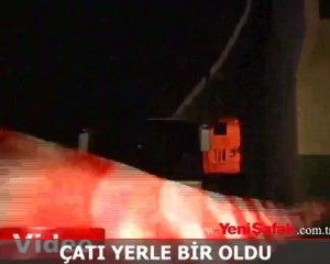 Lodos 4 katlı binanın çatısını yerle bir etti
