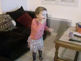 Lana dance avec Dora :D