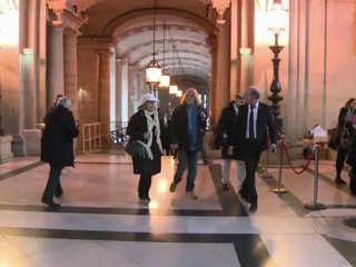 Ouverture du procès de l'Arche de Zoé à Paris