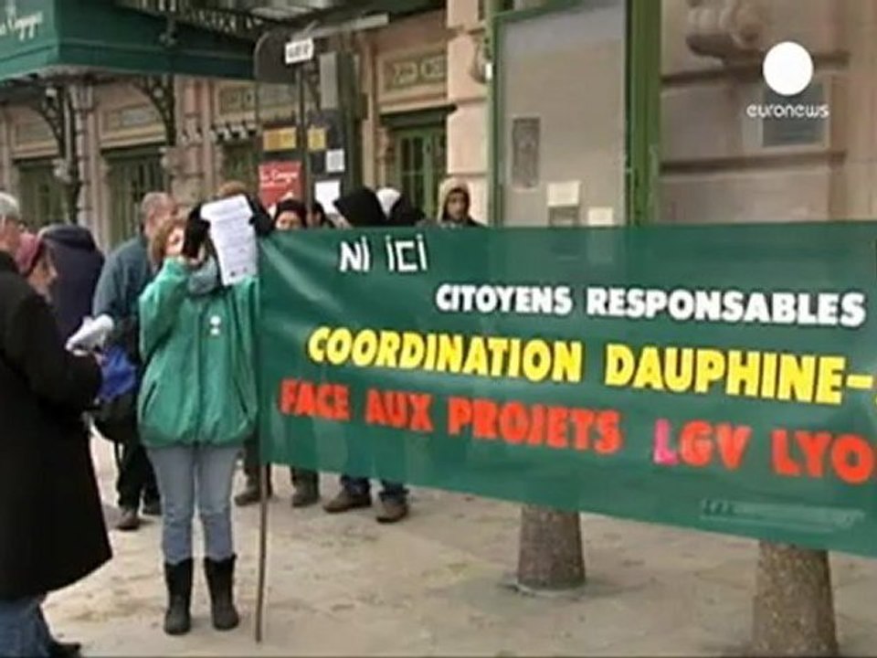 Monti-Hollande: impegno per la Tav. Scontri a Lione