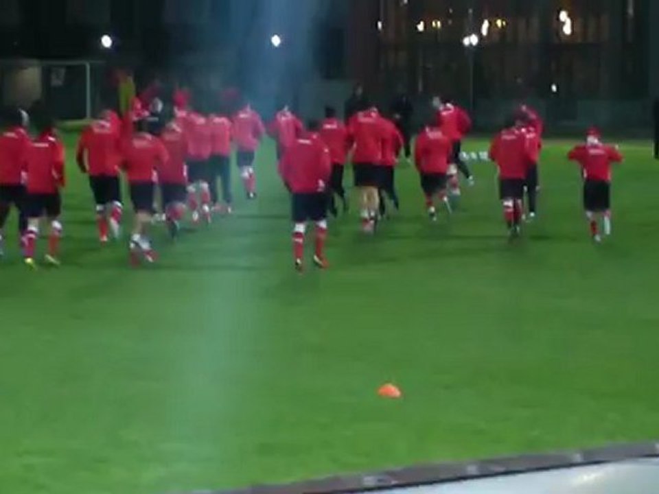 Η προπόνηση του Ολυμπιακού πριν από τον αγώνα με την Άρσεναλ (1)