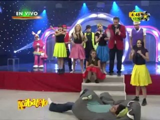 El Delfín revuelca a Gaby